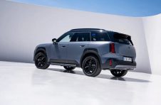 MINI发布了COUNTRYMAN的特别版车型——Untamed Edition